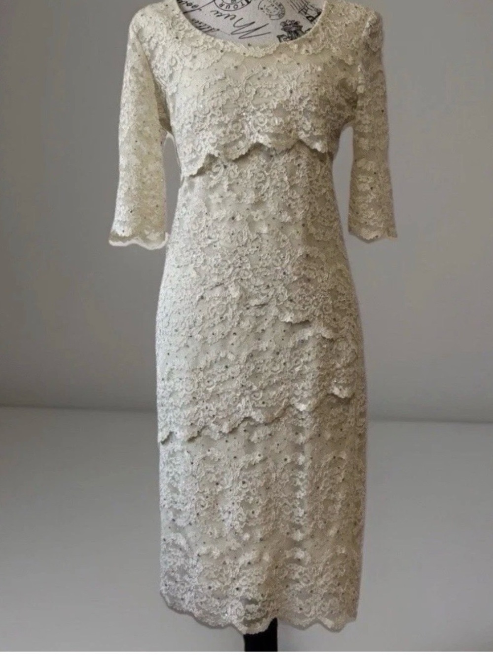 R&M Richards Champagne Lace Sequin Dress Size 8 Wedding Guest Formal